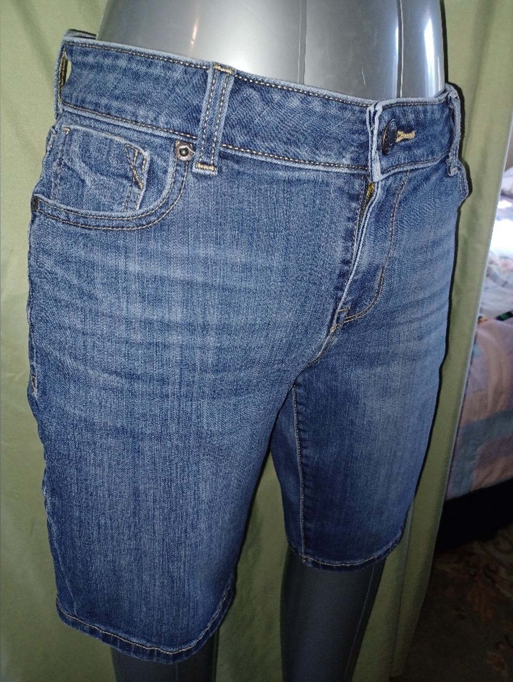 Maurices Mid Rise Bermuda Length Blue Denim Jean Shorts - Picture 3 of 6